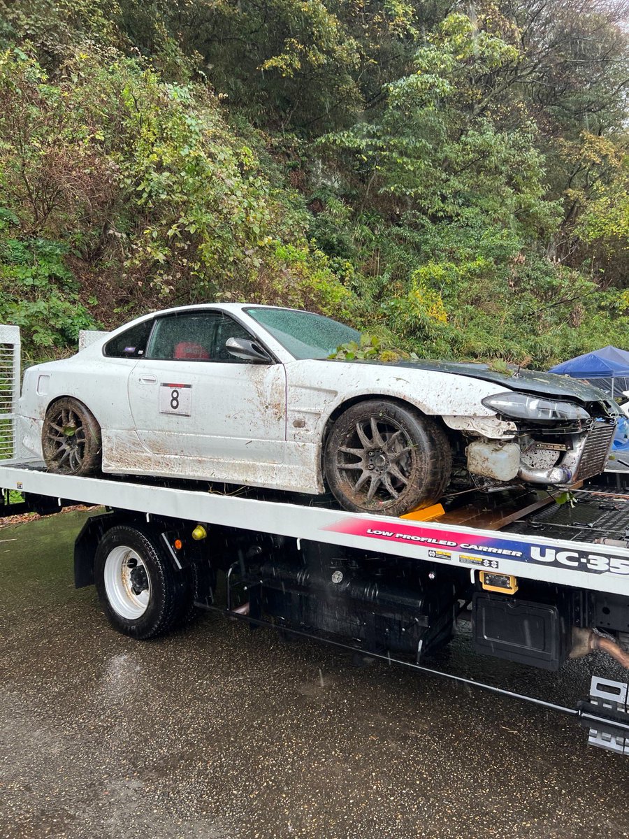 本日は大変迷惑をお掛けしました。
多くの人の手助けによって無事走行、帰宅することができました！
ドライバーもシルビアも改善箇所が多いですが来年も気合を入れて走っていきます！

手助けしてくれた方本当にありがとうございます🙇