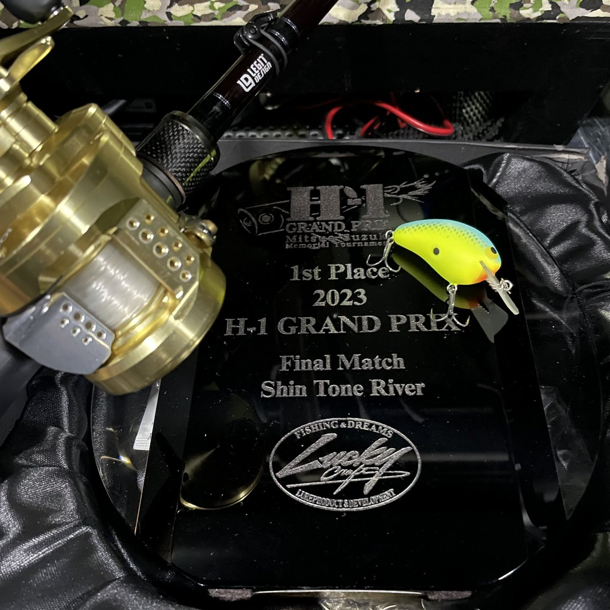 Kaz@FMStayGold.com tweet media