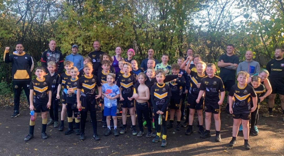 SarahWr41242452's tweet photo. Super proud of Jack and Emily, who ran 5k on Saturday to raise money for Emily's Rugby team. Jack didn't have to do it, but chose to do it in support of Emily and the U9's team 👏 🖤💛 @Drigrugby @Tong_School @eas https://t.co/zKoHHbtLpS