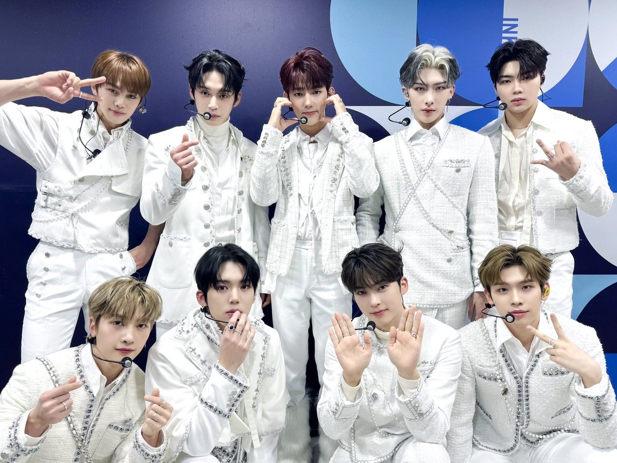ZB1_official's tweet photo. _𝗭𝗘𝗥𝗢𝗙𝗢𝗖𝗨𝗦

제로베이스원이 CRUSH(가시)로 제로즈 마음 MELTING한 기억밖에 없는데 어떻게 벌써 컴백 1주차 활동 끝..💧

다음 주에도 제로즈 멜팅 될 준비됐나? 🫠

#ZEROBASEONE #ZB1
#제로베이스원 
#MELTINGPOINT #CRUSH #가시
#ZEROBASEONE_CRUSH https://t.co/uol2rzXk4l