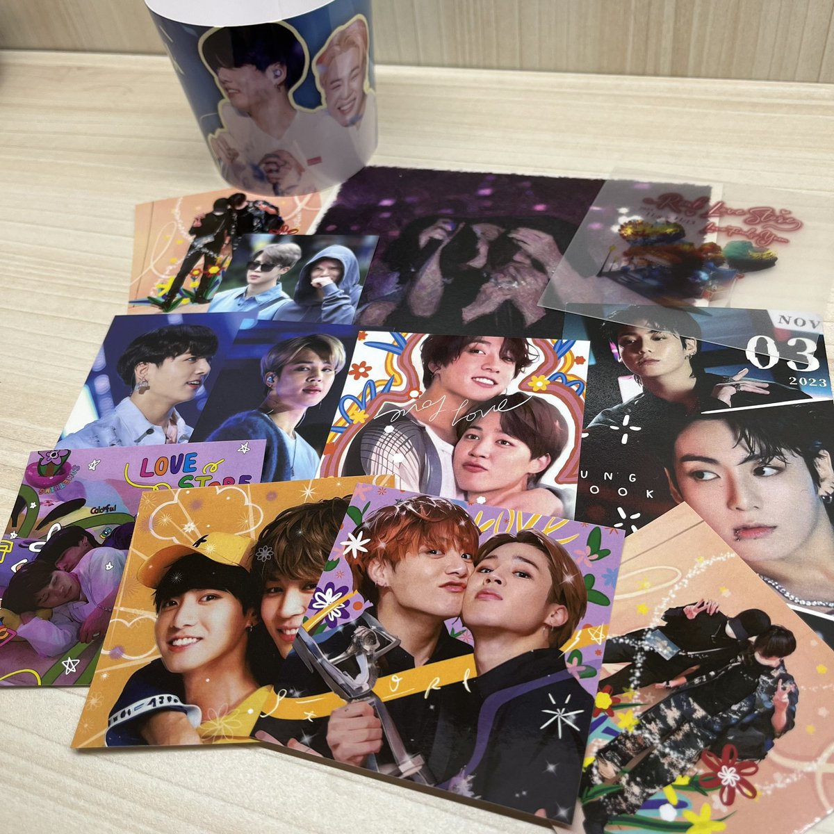cc_dopamine's tweet photo. 第一次的展覽獻給我們國旻
在店裡待了好久 一刻都捨不得離開
真的過了很充實很幸福的一天💖🫶
謝謝每一個繪師的作品
以及籌備展覽的 @RealLoveStoreKM 💜💛 https://t.co/YovKjwnxsO