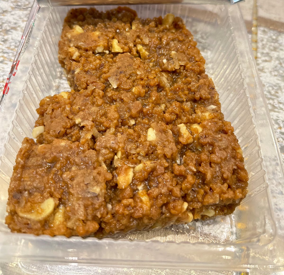 TheFoodAdmirer's tweet image. Sharing two of my favourite Diwali 🪔sweets ~ Heavenly Milk Cake and Gooey Dhoda Burfi ❤️❤️❤️ Yummy!!