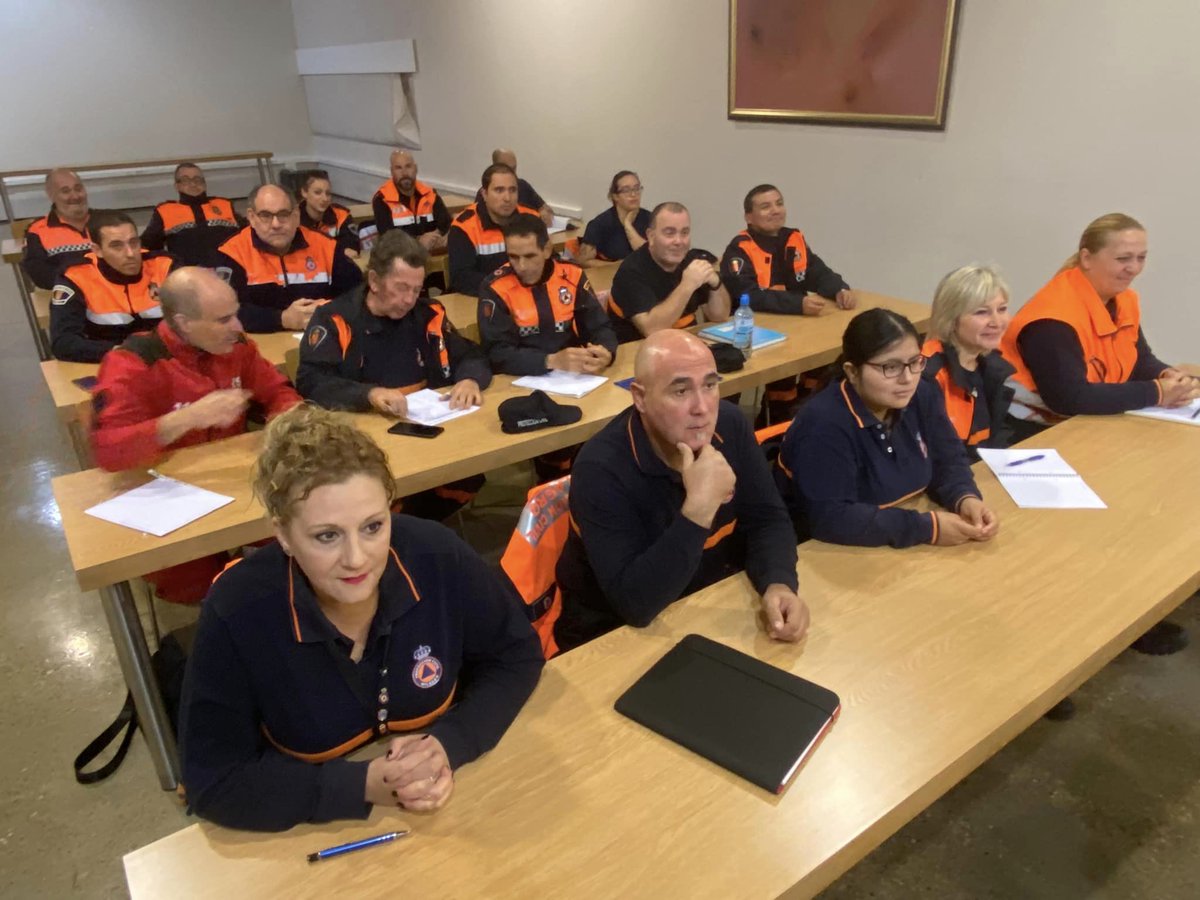 112_na's tweet photo. Agrupaciones de #ProtecciónCivil participan este fin de semana en una #formación sobre Incidentes con Múltiples Víctimas impartida por técnicos de #ProtecciónCivil a través de la Escuela de Seguridad y #Emergencias de #Navarra 

@ProteMilagro
@AnavPCivil
@apctudela
@aebysnavarra https://t.co/uKhW4LqIwf
