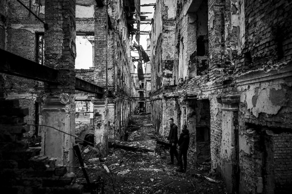 Terveisiä Harkovasta. Tämä tässä on koulu.