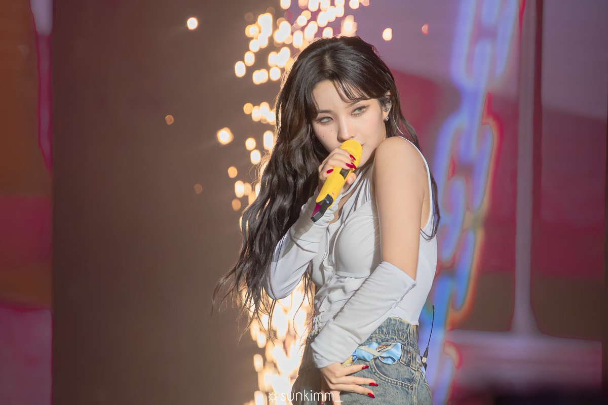 231111 (G)I-DLE HQ 🌞

진짜 멋있다 아이들 🥲

#9wavemusicfestivalinKL
#여자아이들  #GIDLE  #슈화 #SHUHUA #우기 #YUQI #민니 #MINNIE #소연 #SOYEON  #GIDLEinMY #GIDLEinKL