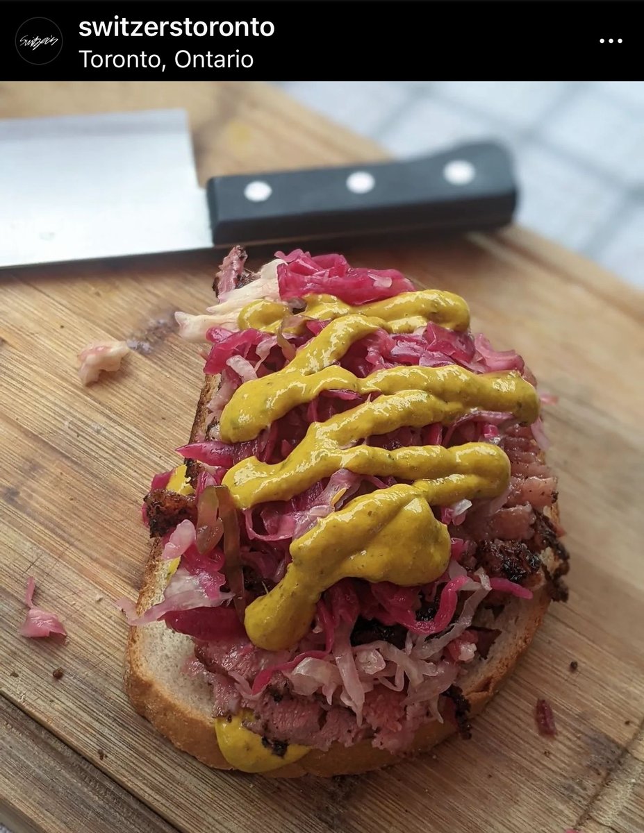 ontstreetfood's tweet photo. Sunday's Street Food Locations: https://t.co/CF1RtnVcIT #FoodTruckEats #Toronto #Mississauga #Brampton #Vaughan #Oakville #Milton #BurlON #HamOnt #Niagara #WRAwesome #LdnOnt #Collingwood #Durham #Ottawa
#Switzers @HendersonBeerCo #Pastrami https://t.co/p3Y8LVKoLy