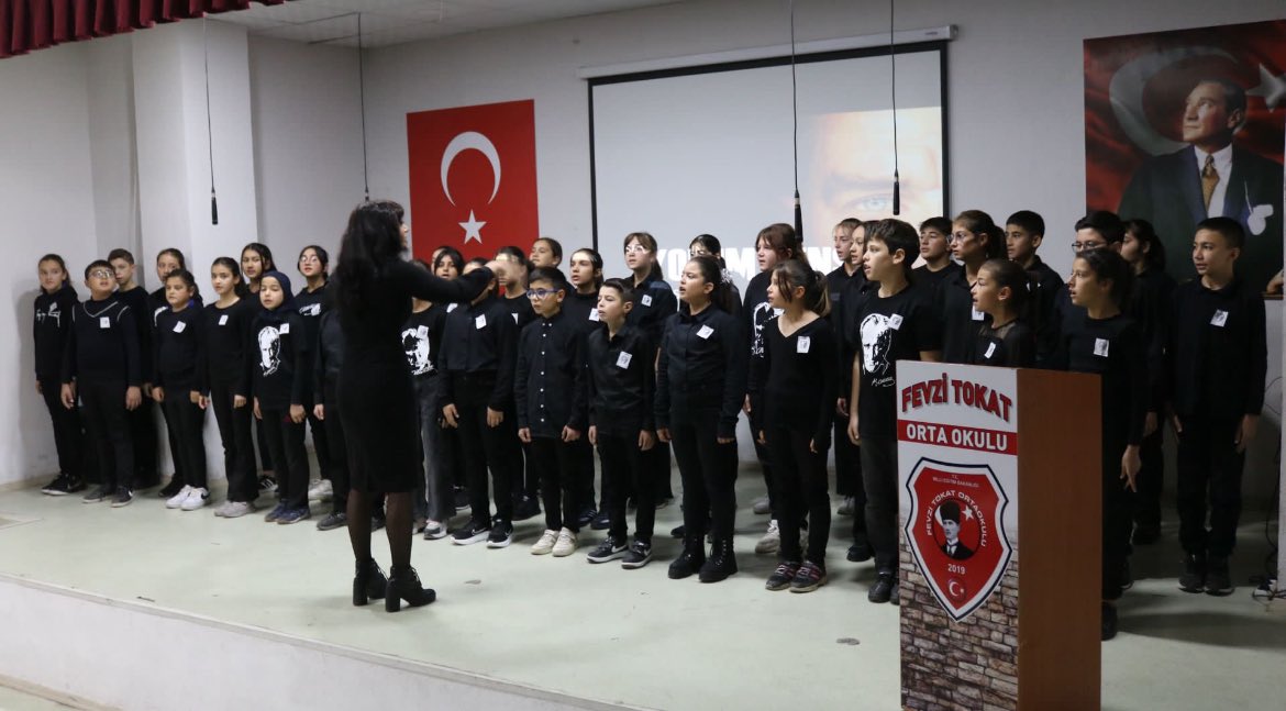GuneyMEM20's tweet photo. 10 Kasım Atatürk’ü Anma günü kapsamında ilçemiz Fevzi Tokat Ortaokulunda  Anma Programı gerçekleştirildi. 
@denizlimem @VeyselCansever https://t.co/I6688gTGxl