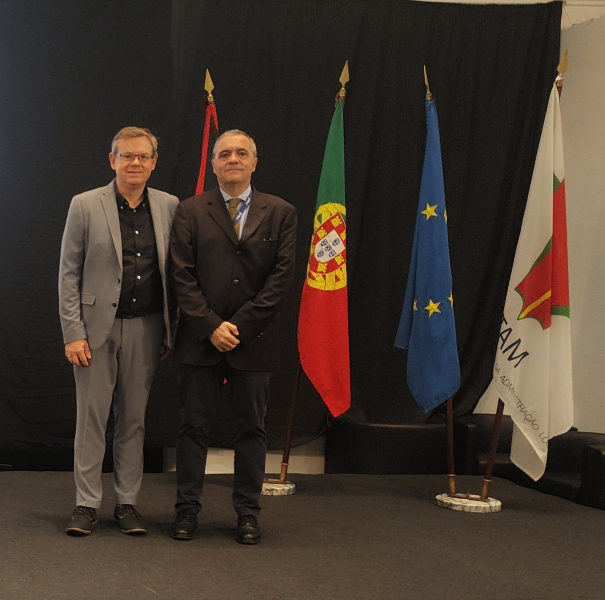 Honneur de représenter <a href="/LNGuillet/">Hélène Guillet</a> &amp; le @sndgct, en cette fin de semaine, pour le 41ème congrès de nos collègues portugais de l'#ATAM à Beja.
320 cadres territoriaux réunis autour de leur Président Marcelo Caetano Delgado, avec qui j'ai eu le plaisir d'échanger.
Cc: <a href="/udite_network/">UDiTE</a>