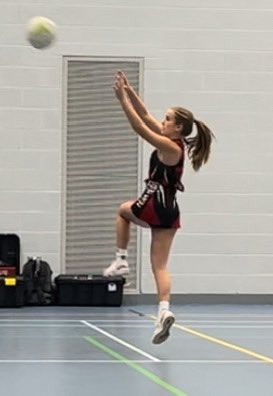 This girl makes me so proud, she keeps going even when she’s spent, plays out of her skin at each match - takes the knocks, takes criticism but comes back stronger. I’m in awe of her, she’s just 14! ❤️🖤

#netball #teenager #sports #thisgirlcan