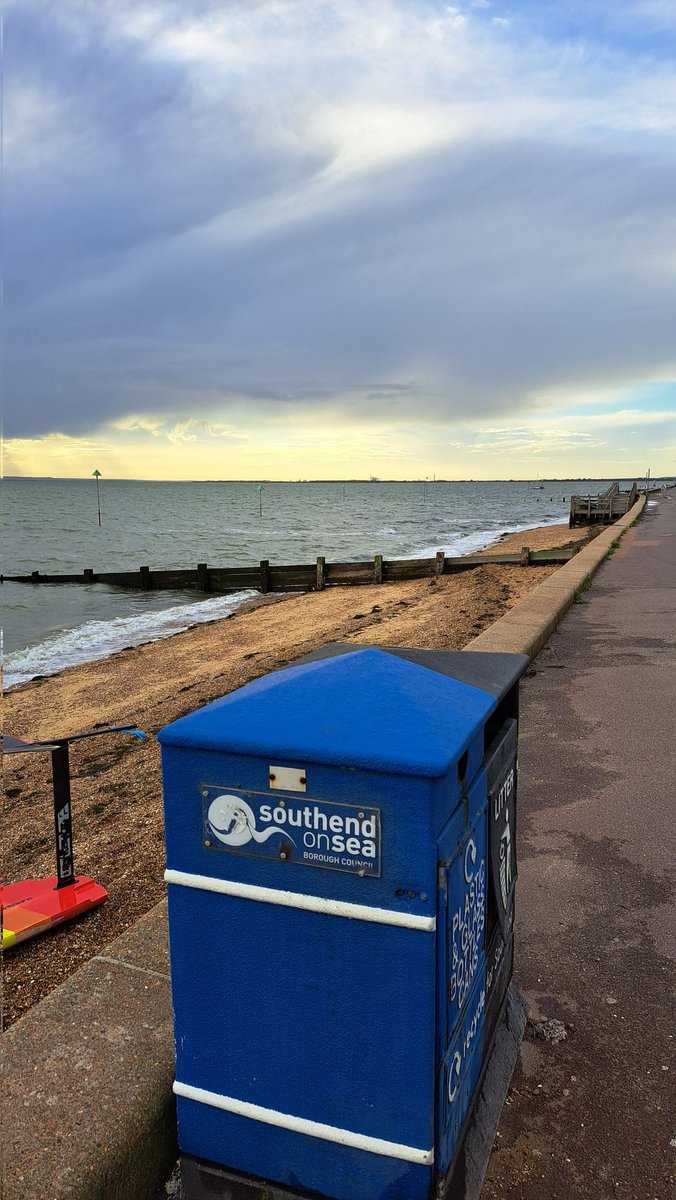 LongWeekenders's tweet image. Nice stroll along #southend seafront and noticed the #englandcoastalpath #fingerpost signs. Sea was a strange colour thanks to the dark sky but bright sun!