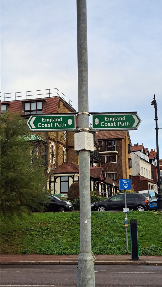 LongWeekenders's tweet image. Nice stroll along #southend seafront and noticed the #englandcoastalpath #fingerpost signs. Sea was a strange colour thanks to the dark sky but bright sun!