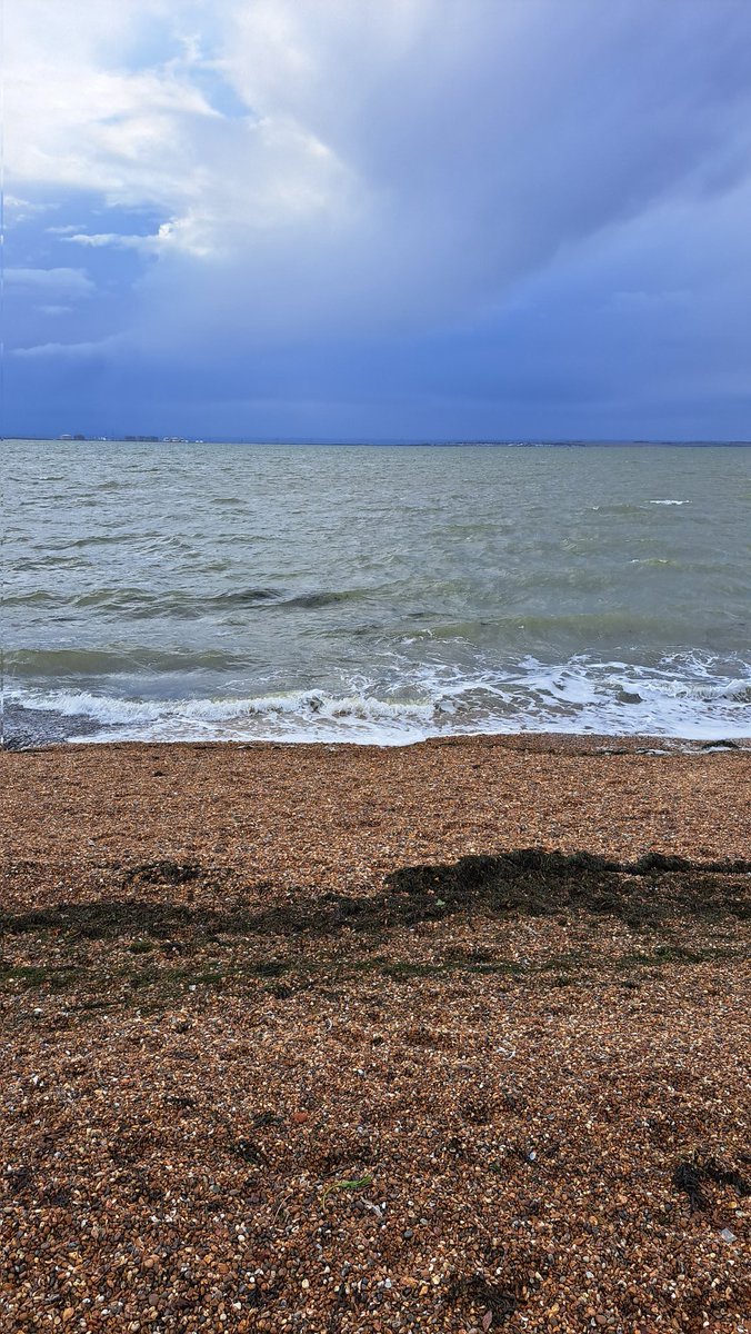 LongWeekenders's tweet image. Nice stroll along #southend seafront and noticed the #englandcoastalpath #fingerpost signs. Sea was a strange colour thanks to the dark sky but bright sun!