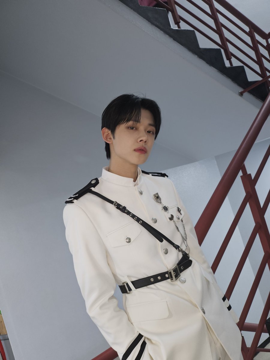 TXT_members tweet picture