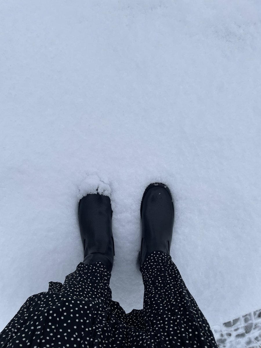 azsah222's tweet photo. 先週まで博多に居て暑いくらいだったのに、、ただいま北海道❄️(また溶けるけど)
#一時帰国 https://t.co/C5t20ngxl1