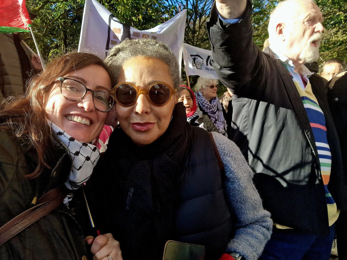 JerseyPSC's tweet photo. 🧵 of photos & videos of the march for humanity in London yesterday.
This is what ❤️ looks like in action!
#CeasefireInGazaNOW
#FreePalestine
#AllOutForPalestine
#HumanityRises https://t.co/FImkv4IdNr