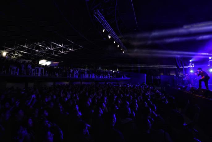josemeyeribarra's tweet photo. Una de las noches más increíbles de mi vida, cantando con 1,500 gargantas en la Ciudad de la nostalgia: mi Ciudad de México amada ♥️

Qué difícil es contenerse las lágrimas de emoción de sentirse tan querido por ustedes.

Qué gran fortuna poder cantarles.

#SigueArdiendo https://t.co/QQMShNPjK4