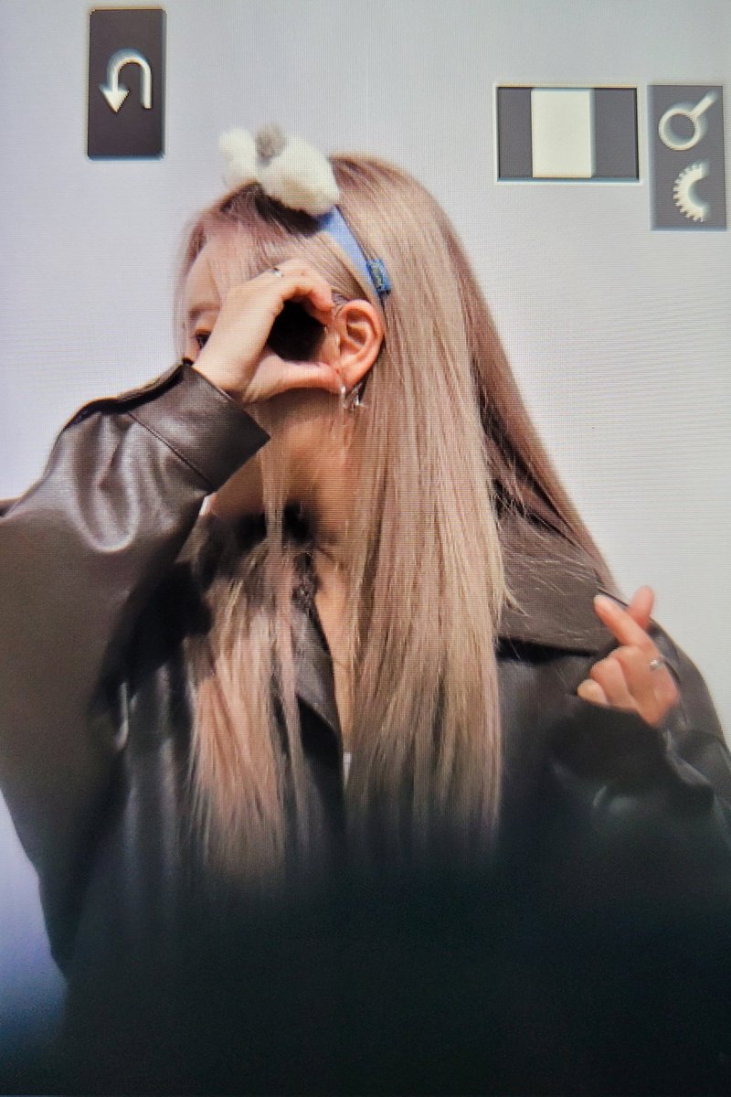 231112 휘인 인더무드 미니팬미팅

휜프라 행복해🤍

#휘인 #WHEEIN #InTheMood