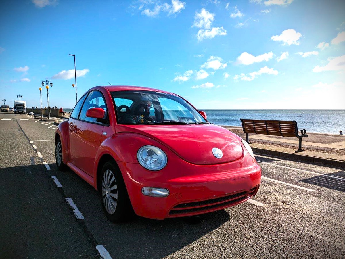 GoBronson's tweet image. I love living near the beach and go there even when its freezing mid winter. I have such an appreciation for it since I lived so far away from it for almost a decade. I'll never get tired of being down there.   #VWbeetle #vwbug #bug #beach #UK #nomynumberplatedidntfalloff :D &amp;lt;3