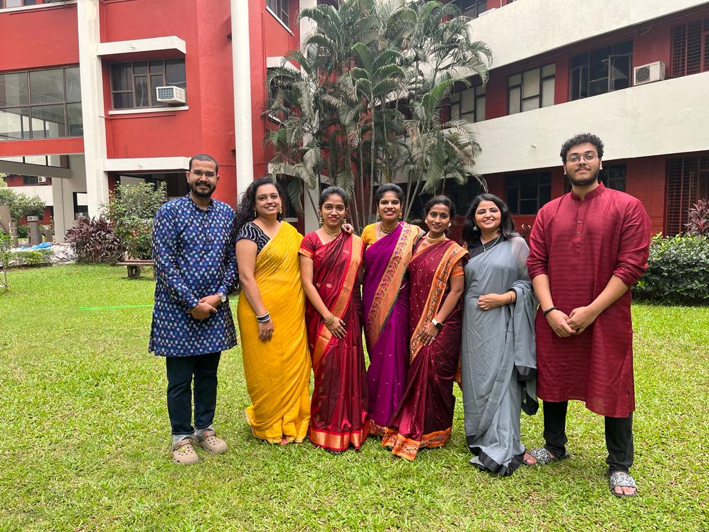 Happy Diwali to everyone ! @DrGauravNarula @TataMemorial The #youngscientists #vibrant #colurful #budding #celltherapists @CTCTC_tmc @ACTREC_TMC @CRI_ACTREC 🌟🌟🌟 @KhushaliPandit @sadiyaa___ @AmrutaB54295 @Kamakshi_Naik @AaronRjes @Shivang51403727 @Mohanty_immuonc