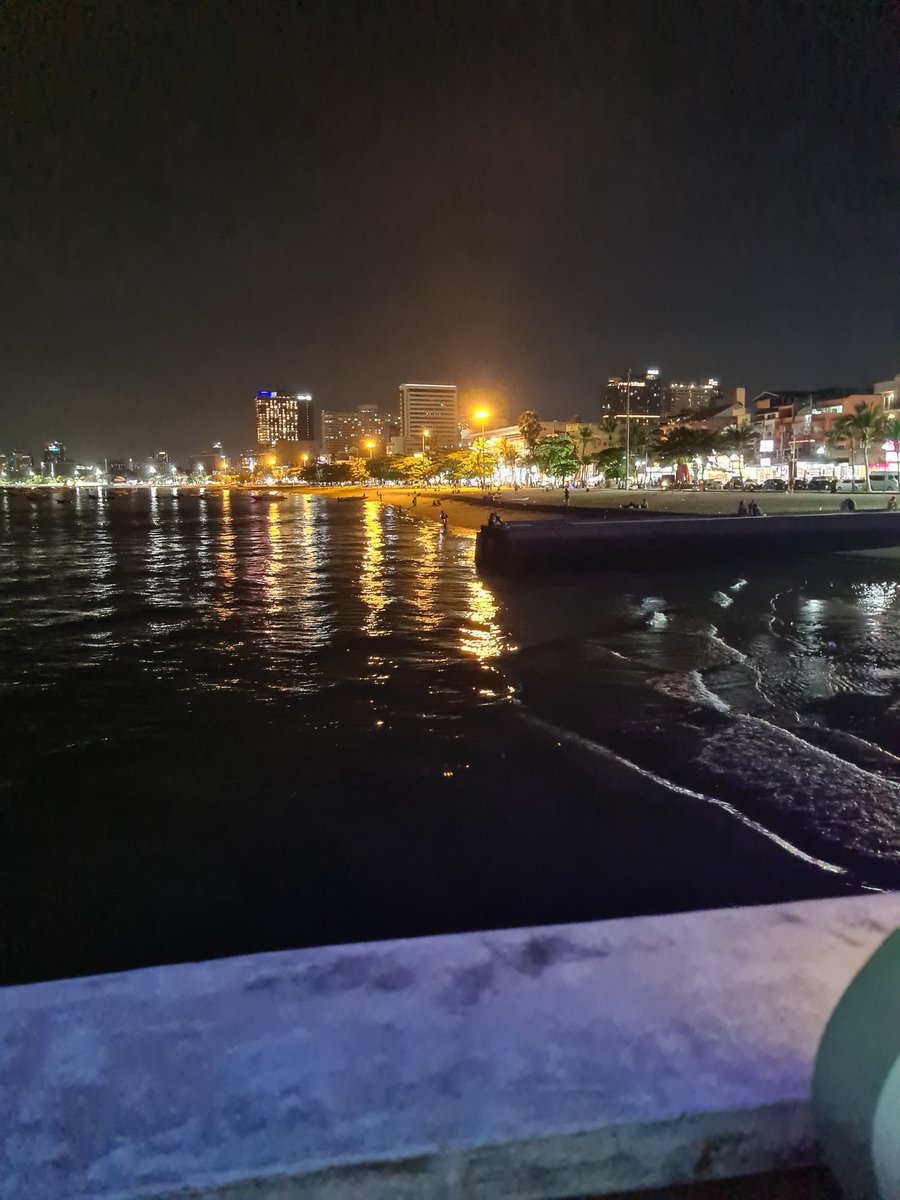 fireboy4209's tweet photo. @heyimbee OK here it is, the scene from the restraunt I had dinner at last night (currently travelling across Thailand) https://t.co/91dlJao118