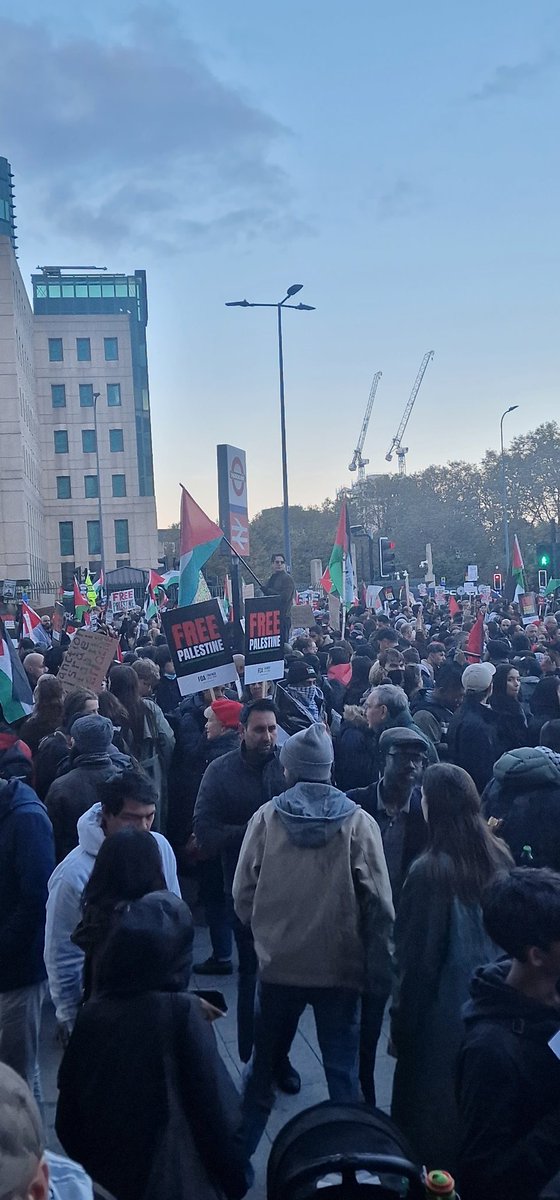 JerseyPSC's tweet photo. 7.🧵
This is what ❤️ looks like in action!
#CeasefireInGazaNOW
#FreePalestine
#AllOutForPalestine
#HumanityRises https://t.co/wB1GI3CGKA