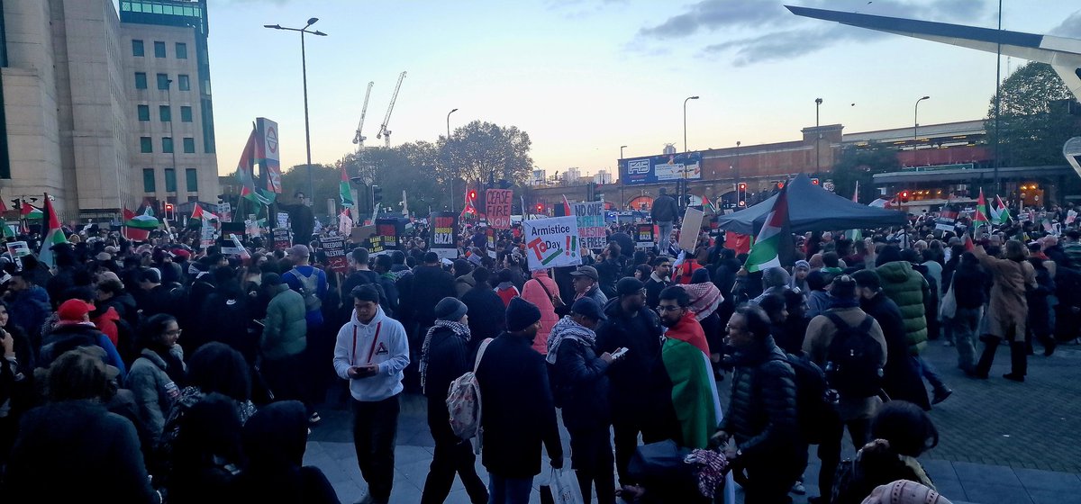 JerseyPSC's tweet photo. 7.🧵
This is what ❤️ looks like in action!
#CeasefireInGazaNOW
#FreePalestine
#AllOutForPalestine
#HumanityRises https://t.co/wB1GI3CGKA