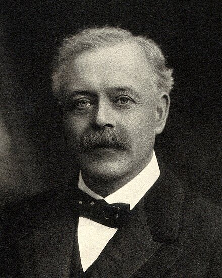 ceritheviking's tweet photo. Busy Sundays of late but back with the #welshsurgeons today. Long π§΅ on
Sir Robert Jones, 1st Baronet born in Llandudno in 1857, an orthopaedic surgeon who helped to establish the modern specialty of orthopaedic surgery and in 1902 described the eponymous Jones fracture 1/8 https://t.co/gRD9aIrU6L