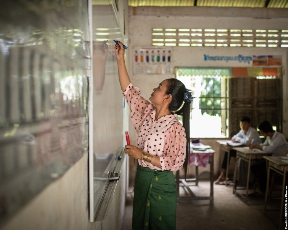 Teachers play a transformative role in shaping the future. But as we approach 2030, the world still faces a persistent teacher shortage. In the first Global Report on Teachers, @UNESCO and @TeachersFor2030 show a holistic approach to tackle this issue: g.pe/piVM50Q69Un
