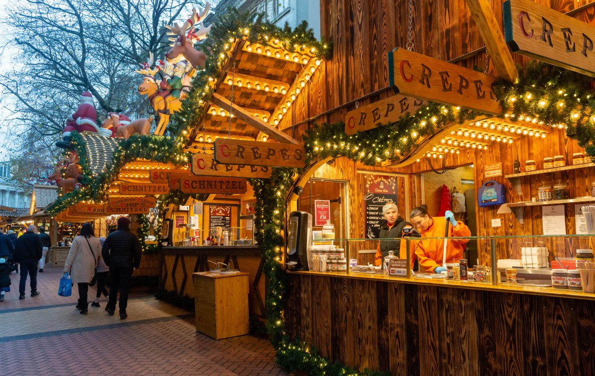 yourcolchester's tweet photo. Christmas has arrived in Colchester 🎄🎅 The city's first Christmas market of the year is here 🙌
The whole city will transform into a Christmas wonderland with a market on Culver Street East! With traditional stalls and festive treats, we can't wait 😍
📅 Wed 15 November https://t.co/BylN6B2wdt
