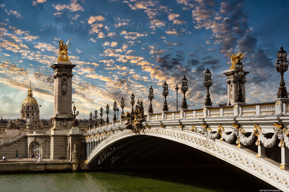 #Shooting à #Paris : le pont Alexandre III  
Canon Eos 5d Mark IV  
📷-> jmlpyt.fr 
#jmlpyt #photography #VisitParis #ExploreFrance #VisitFrance #FranceMagique #photography #parisjetaime #ArchitectureDay #Pantheon #monuments #canonphotography