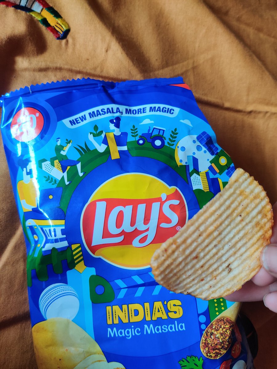 Shivp77's tweet image. I was wondering how messed up could @Lays_India's "new and better" #magicmasalalays #bluelays be? They certainly wouldn't tamper too much with OBVIOUSLY bestest ever lays version now, would they?

Now I know, it's SHIT. The public madness is justified.