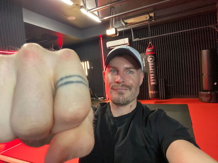 3am. Sunday. 🤜🤛 it back with a 💙

On Time : 

It is some unbelievably hard to truly understand how little time we have to "earn it" till its past. 

Especially when your young and feel you "have time".

You do not. When I was 25-30 my biggest regret was not going BIG because I