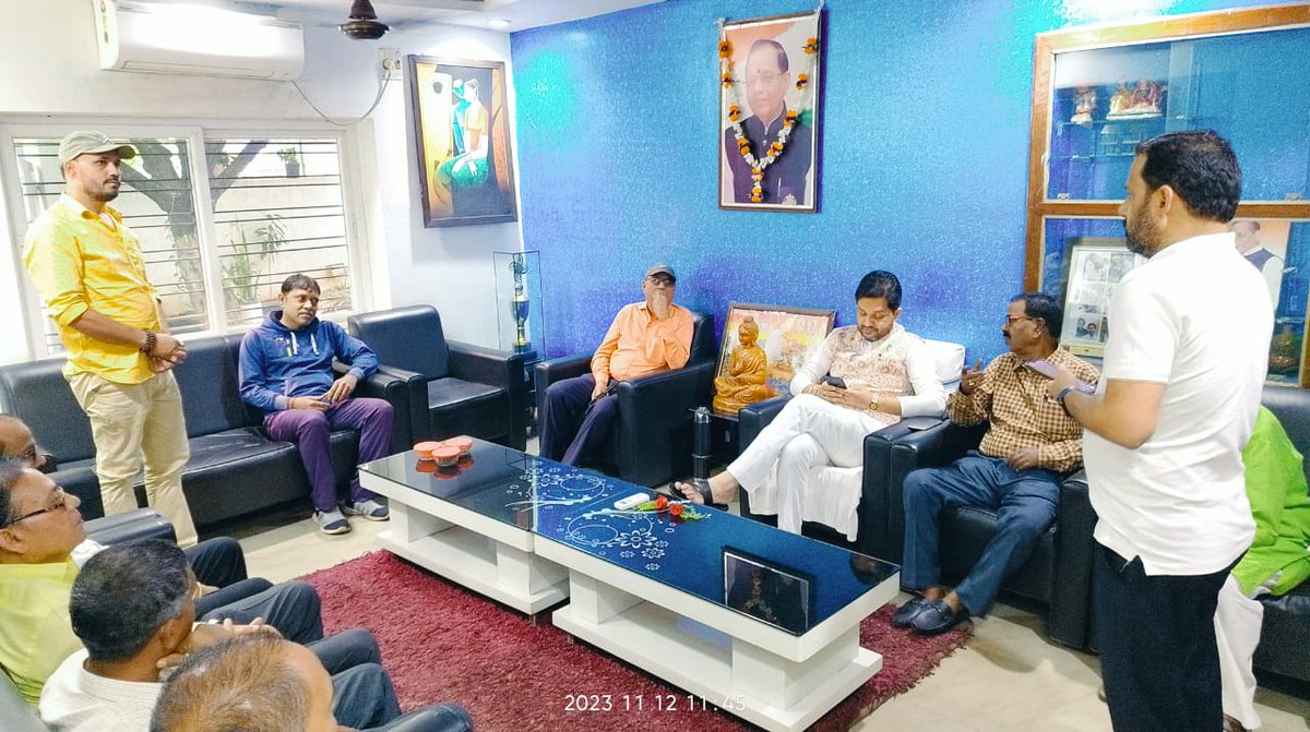 KumarJaimangal's tweet photo. आज स्टाफ क्वार्टर ढोरी स्थित आवासीय कार्यालय में बेरमो विधानसभा के जनता, सामाजिक संगठन व महागठबंधन के साथियों का स्थानीय जनसमस्याओं को सुना एवं हर संभव समाधान करने का भरोसा दिलाया। @HemantSorenJMM @kcvenugopalmp @avinashpandeinc @RajeshThakurINC @INCIndia @INCJharkhand @JmmJharkhand @jmm_bokaro