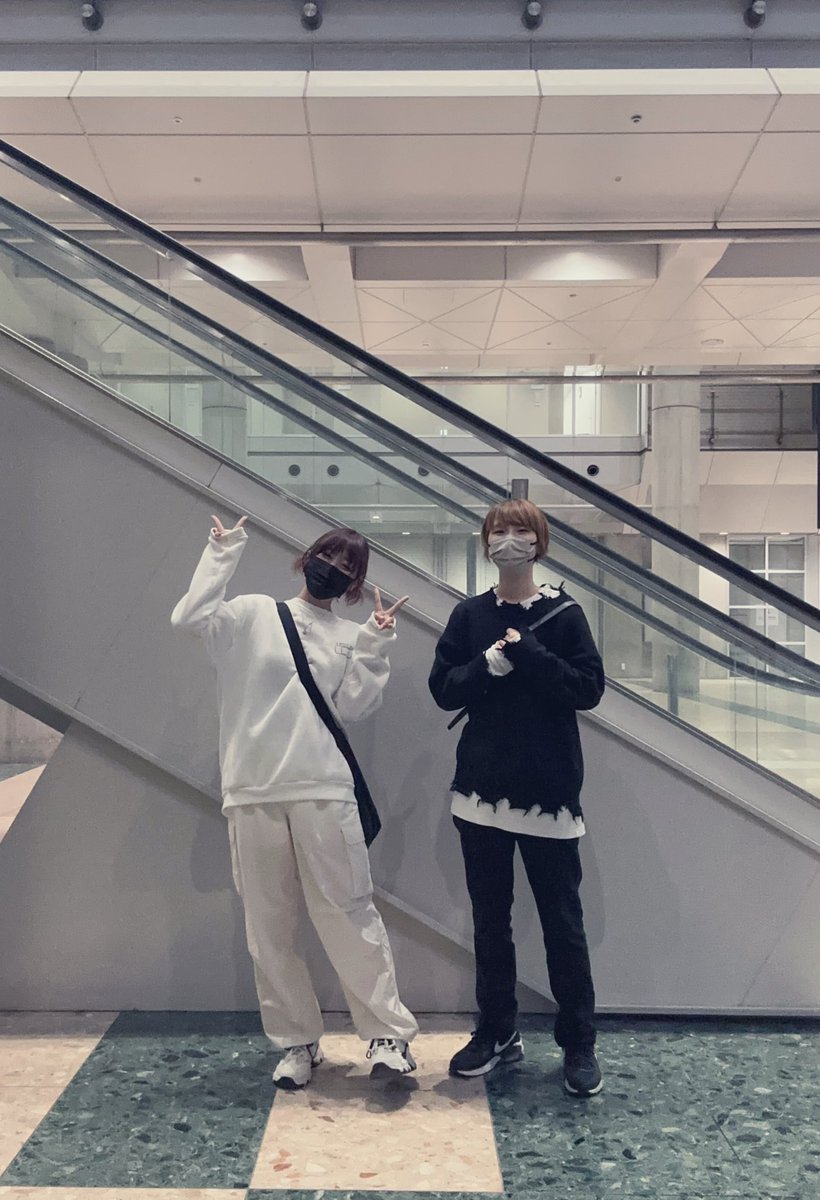 早くも切りあげておうち着きました！！
記念写真☺️白と黒！(合わせてないです笑)