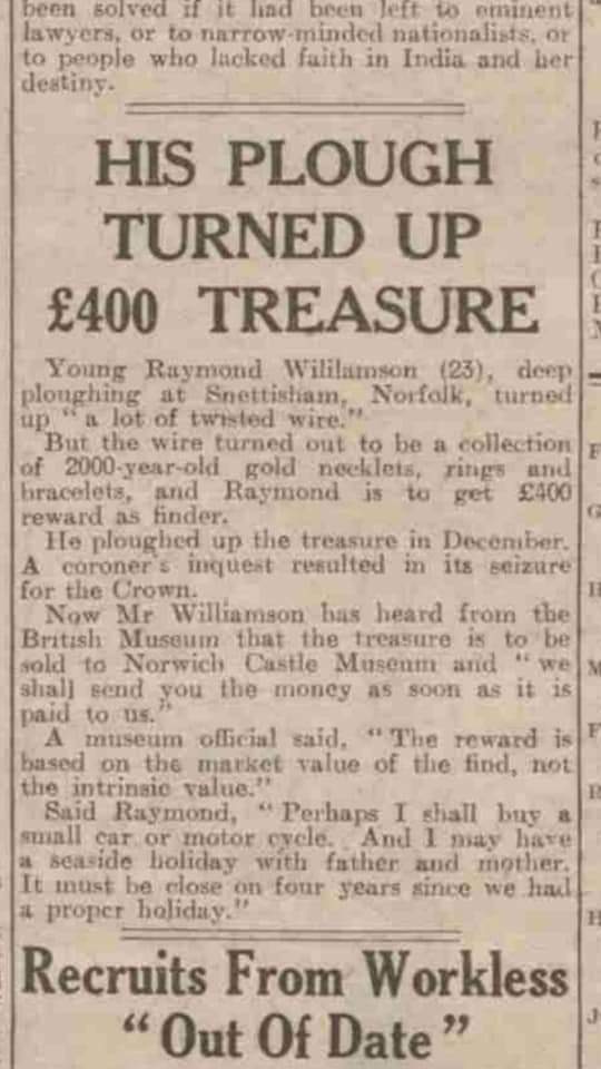 Tess_Machling's tweet image. 75 years ago today, 12th November 1948, 23 year old ploughman, Raymond Williamson was deep ploughing lavender fields of Ken Hill Estate in #Snettisham ready. 

Over next 3 days he turned up 3 gold tubular #torcs, then hoard of metalwork, then hoard of potin coins.

#Archaeology