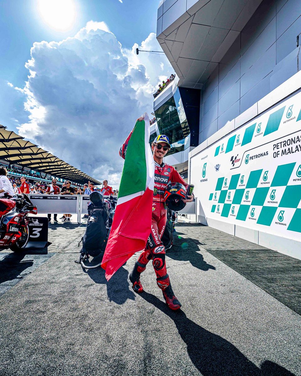 PeccoBagnaia's tweet photo. #MalaysianGP 🇲🇾 

Thank you Sepang, you are always super! 
Next stop Qatar 🫡 
Congratulations to @Bestia23 and the whole @ducaticorse , I am really happy for you guys. 

#Go1Free https://t.co/nM2CVXmlNh