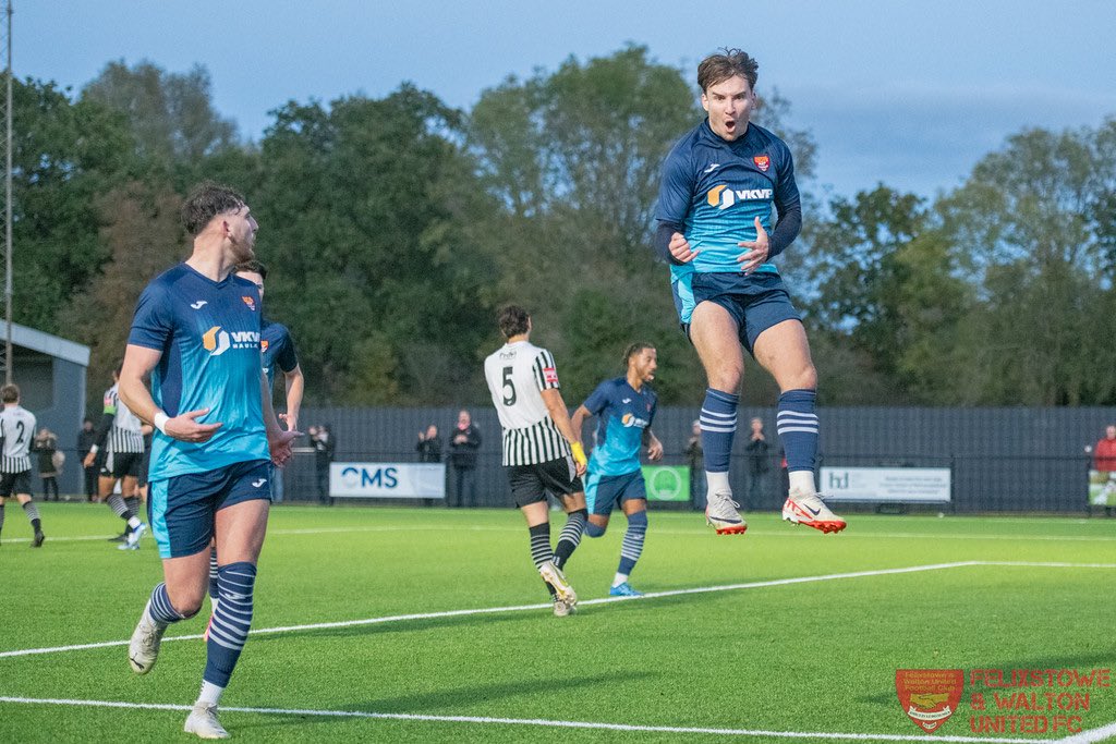Callum Harrison celebrating his match-winning goal, the Seasiders 60th in 19 games this season! Check out the full photo gallery from a great <a href="/IsthmianLeague/">The Pitching In Isthmian League</a> day out at <a href="/officialswifts/">Heybridge Swifts FC</a> here ⬇️ felixstowefootball.smugmug.com/20232024-Seaso…