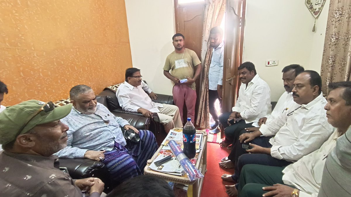 JAslamBashaINC's tweet photo. Meet #Mahabubnagar Madina Masjid Important leaders along with Our Candidate @palamuru with Ward Councillor #MoinAli  and his team For formation of Campaign committee 

#TelanganaElections2023 
@ShayarImran
@kharge @MansoorKhanINC  
#MahubnagarAssembly https://t.co/MRKjOCpiJP