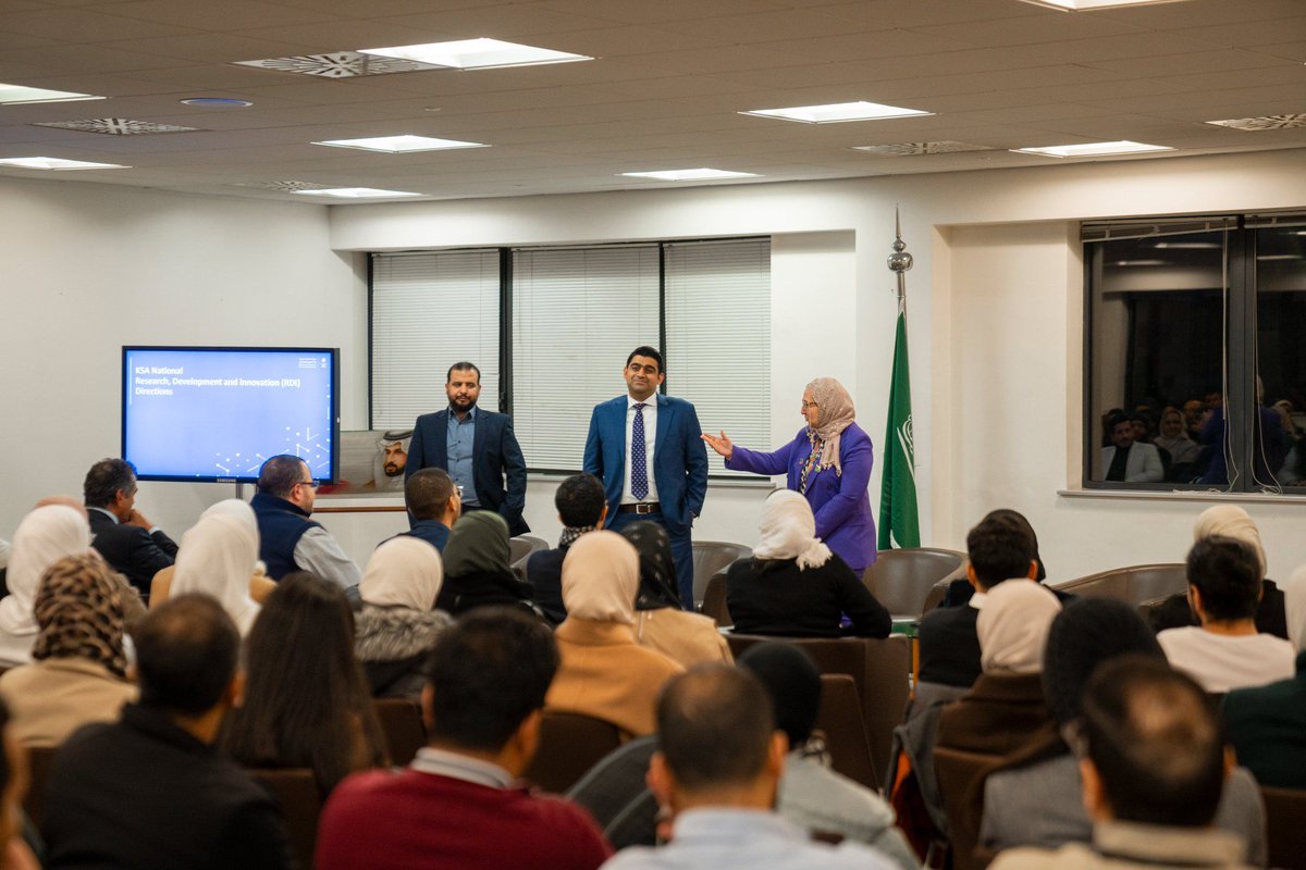 uksacborg's tweet photo. أقامت الملحقية الثقافية بالتعاون مع هيئة تنمية البحث والتطوير والابتكار محاضرة عامة بمقر الملحقية بحضور أكثر 140 شخص. وتم مناقشة أهمية البحث العلمي وكيفية الاستفادة من المبتعثين في تقنين الأبحاث والتشجيع على تطويرها والاستفادة من برامج الهيئة حال انتهاء ابتعاثهم وعودتهم للوطن. https://t.co/eceuhk0lus