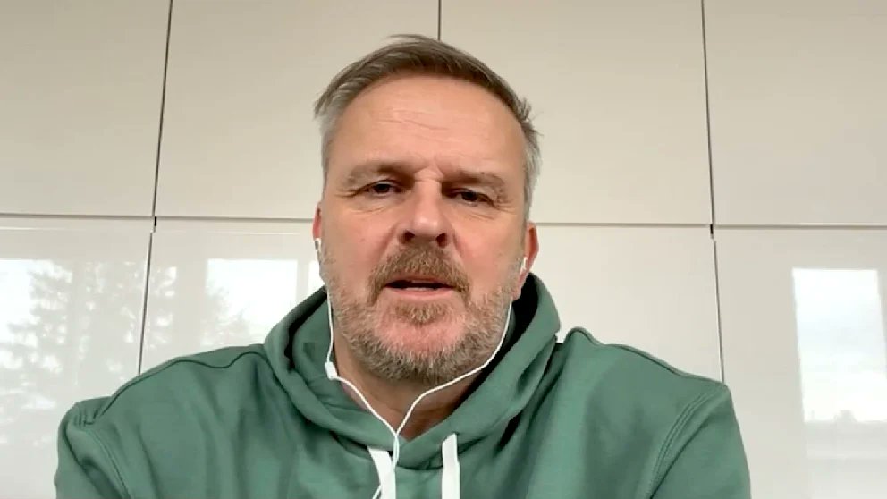 iMiaSanMia's tweet photo. Didi Hamann says he would reject a Bayern job if he were to be offered one: "There has been no attempt so far. Even if they did, I would have little interest in it. I can't take money from FC Bayern and then make judgements about them" [BILD TV] https://t.co/Xfwh4oWHgz