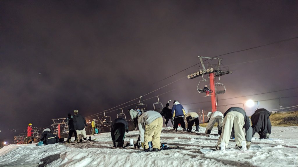 snowtownYeti's tweet photo. 今日からナイター営業も再開しております😉
多くのお客様にご利用いただき本当にありがとうございます🥰
本日も22時までご利用いただけますので今からでもぜひお越しくださいませ☺️
#スノーパークイエティ #イエティ #ナイター営業 #SnowParkYeti #Yeti #Nighter https://t.co/NOHdDKDWD1