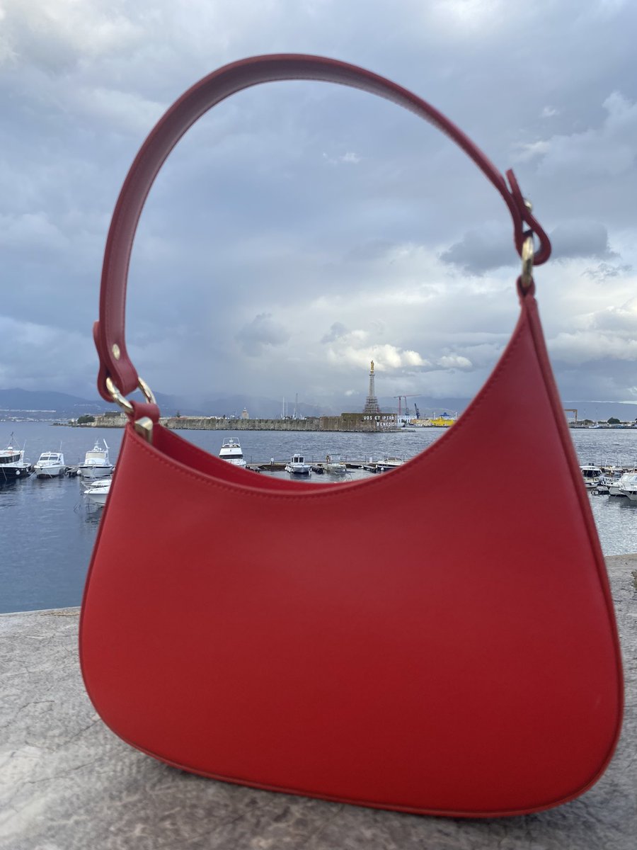BIBIBAG's tweet photo. Elegante, dallo spiccato design e funzionale. È la “Oval Bag” by Bibi Bag.

𝙁𝙞𝙣𝙤 𝙖𝙡 30 𝙣𝙤𝙫𝙚𝙢𝙗𝙧𝙚 𝙥𝙪𝙤𝙞 𝙖𝙘𝙦𝙪𝙞𝙨𝙩𝙖𝙧𝙡𝙖 𝙤𝙣𝙡𝙞𝙣𝙚 𝙨𝙪𝙡 𝙣𝙤𝙨𝙩𝙧𝙤 𝙨𝙞𝙩𝙤 𝙘𝙤𝙣 𝙡𝙤 𝙨𝙘𝙤𝙣𝙩𝙤 𝙙𝙚𝙡 10%

Codice sconto: BIBIPROMO-10

👉 https://t.co/lF7NFWQOBR https://t.co/jqzZyX7HIz