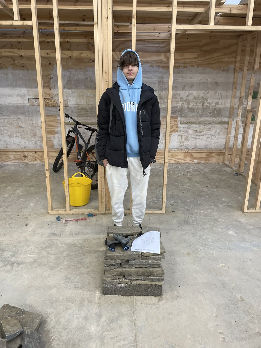 Dry stone wall pillars, very tricky. Not a problem for our level 1 students, showcasing their patience and artistic flair, well done 👏🏼.. da iawn ! #stonework #heritage #construction #sustainabilaty #employabilityskills #caerau #maesteg #nptcgroupofcolleges