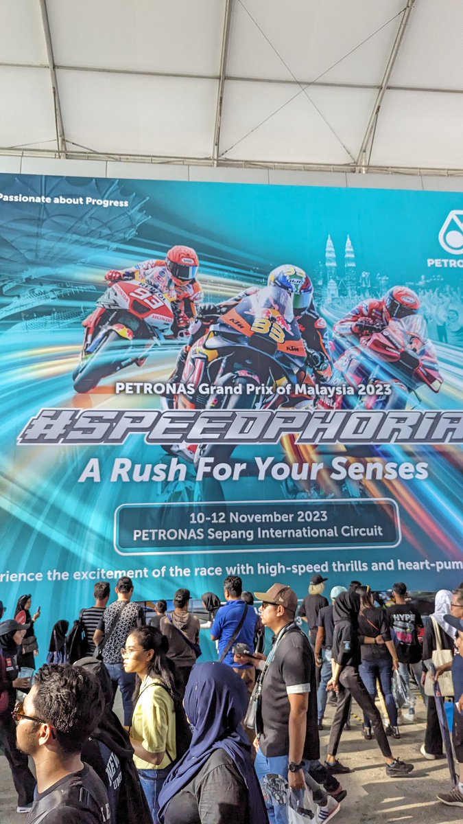 sector1974's tweet photo. 今年のMotoGPマレーシアが終わった。
また来年も来れますように🙏 https://t.co/MkcBaqAtIy
