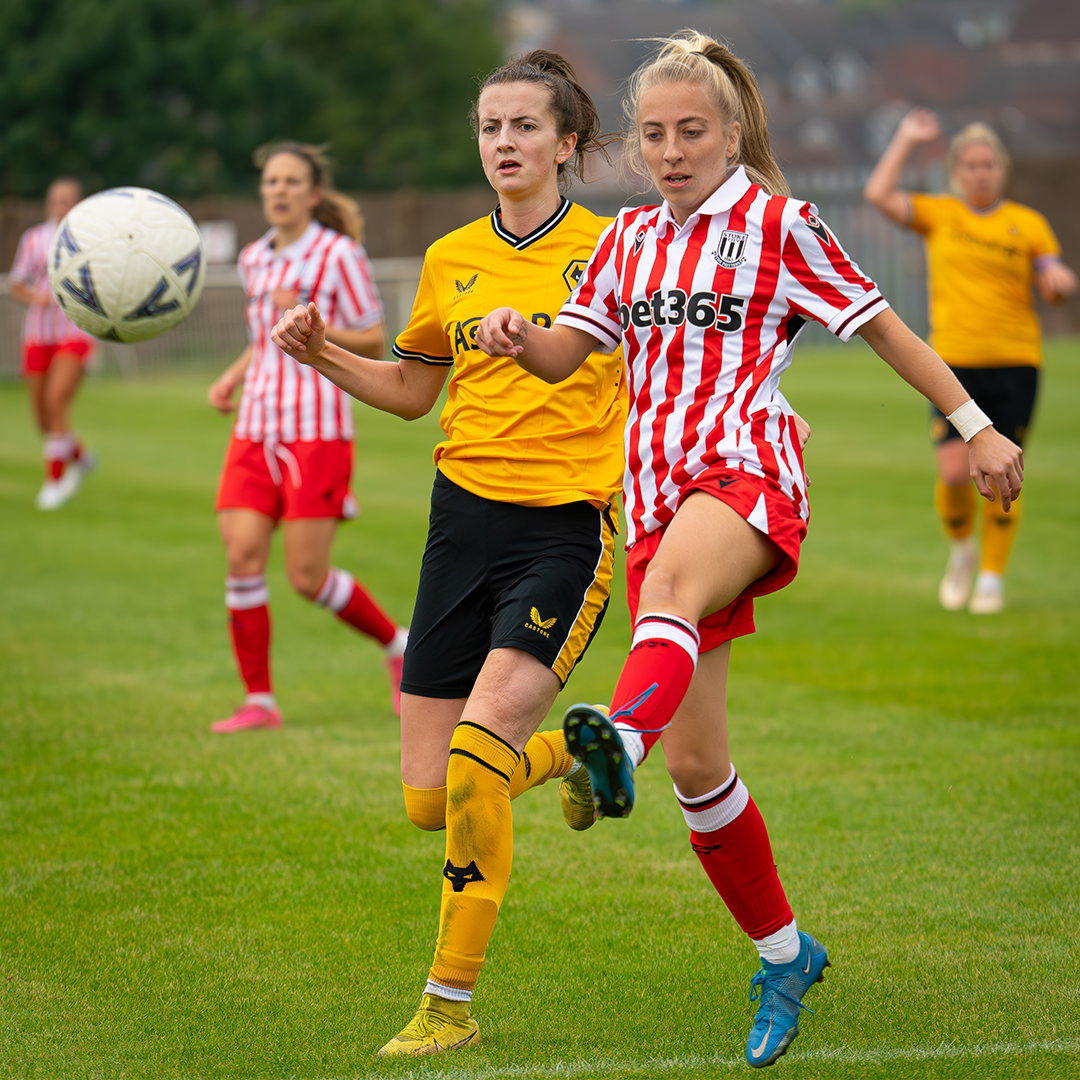 📰 The Potters are in @FACupWomens action this afternoon. Entry is free for @stokecity season card holders, with regular admission just £3 for adults and £1 concessions at Emerys Stadium. Match preview 🔗 tinyurl.com/35ubf29h