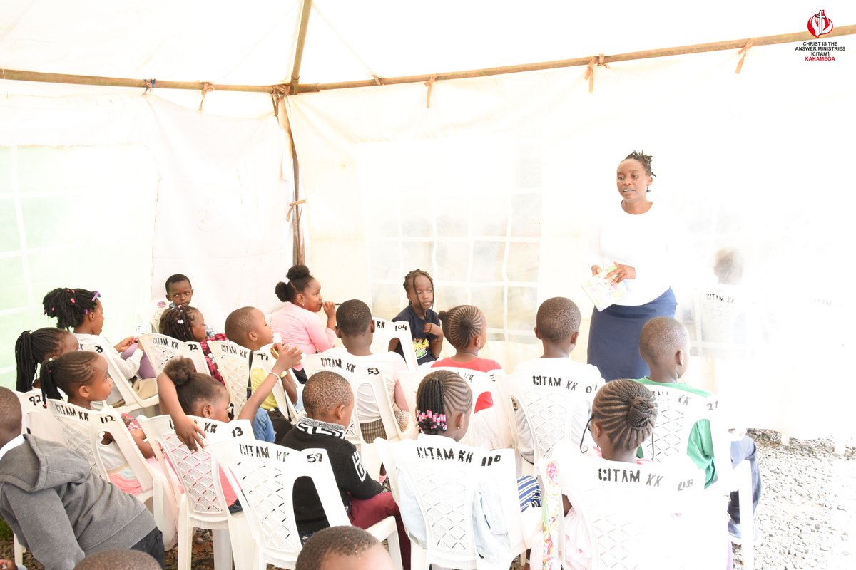 citamkakamega's tweet photo. Proverbs 17:6  ... children are a crown to the aged, and parents are the pride of their children.

#GivingGenerously #InHisPresence 
#abideInMe #CitamKakamega 
#WorshipSunday https://t.co/MQvCptidRR