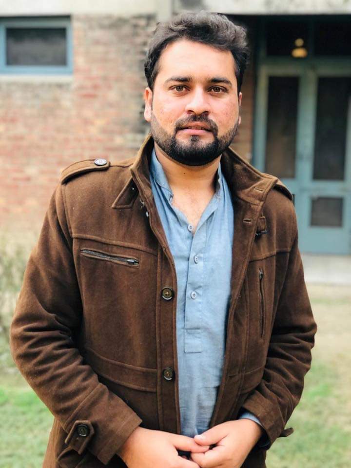 #AbidZeeshan Exstudent of PunjabUniversity has been abducted by security agencies LastNight in Lahore.He is From Waziristan currently doing business in Lhr.His whereabouts still unknown,Police is unaware.demonisation of Pashtuns in this country is now on peak at all time