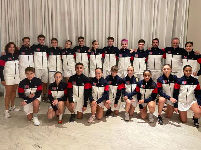 FFTennis's tweet photo. Les Championnats du monde de Padel juniors débutent demain au Paraguay 🇵🇾 

Bonne chance aux équipes de France U14 à U18 alignées dans la compétition 👊🇫🇷 https://t.co/kfOvARUoG1