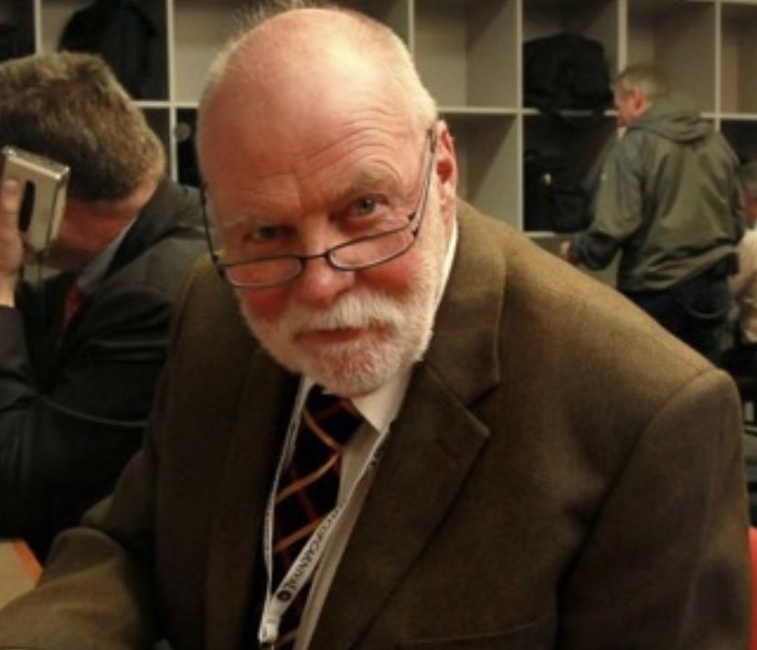 Sad day for sports journalism in Australia with the passing of Patrick Smith. A fearless columnist &amp; great sports editor, he got me aboard at The Age, gave me every opportunity to write footy, &amp; was a terrific sounding board. Vale Patrick, I’m forever grateful to have known you.