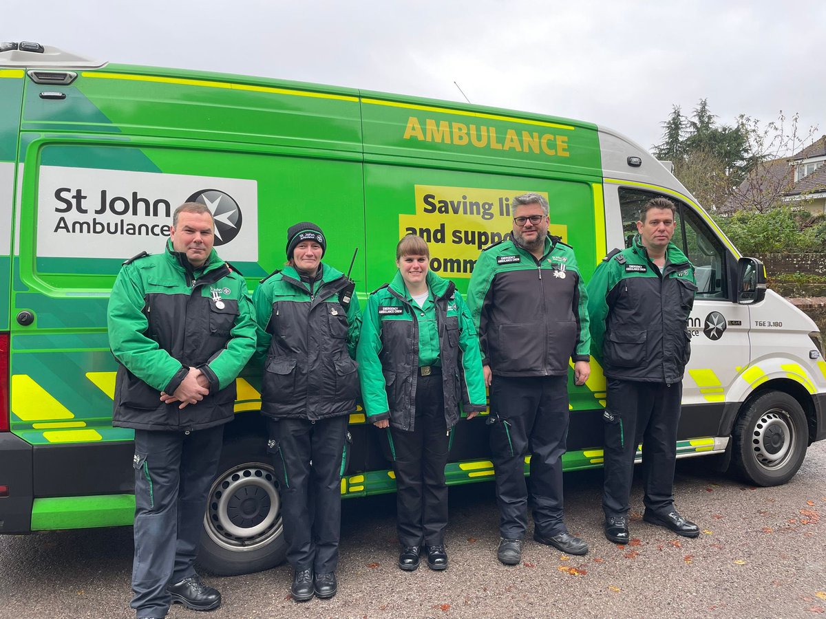 HaslemereSja's tweet photo. We are honoured to attend the Haslemere Remembrance Sunday service. Both in a ceremonial capacity and providing medical cover to those taking part. https://t.co/bTwcQUpm8o